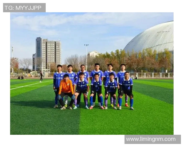 足球明星写真集：捕捉绿茵场上的激情瞬间与荣耀时刻